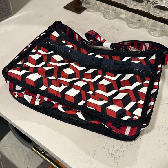 LeSportSac x Libertine DELUXE EVERYDAY BAG - Picture 4 of 7